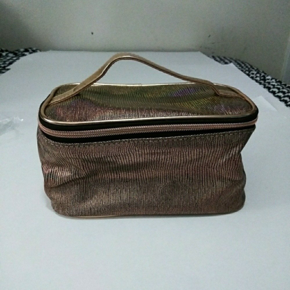 **SALE** NIB BoxyLuxe Exclusive Makeup Bag